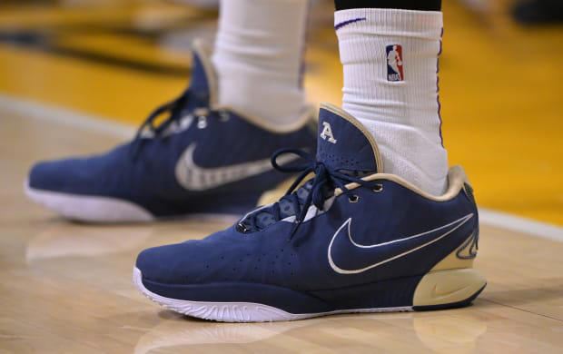 LeBron James Debuts Nike LeBron 21 'Akron Zips' Colorway