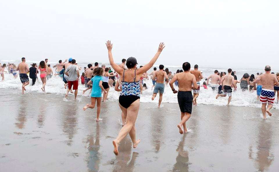 3 Jersey Shore Beaches Where You Can Start 2024 With A Polar Bear Plunge   AA1mcJ2X.img