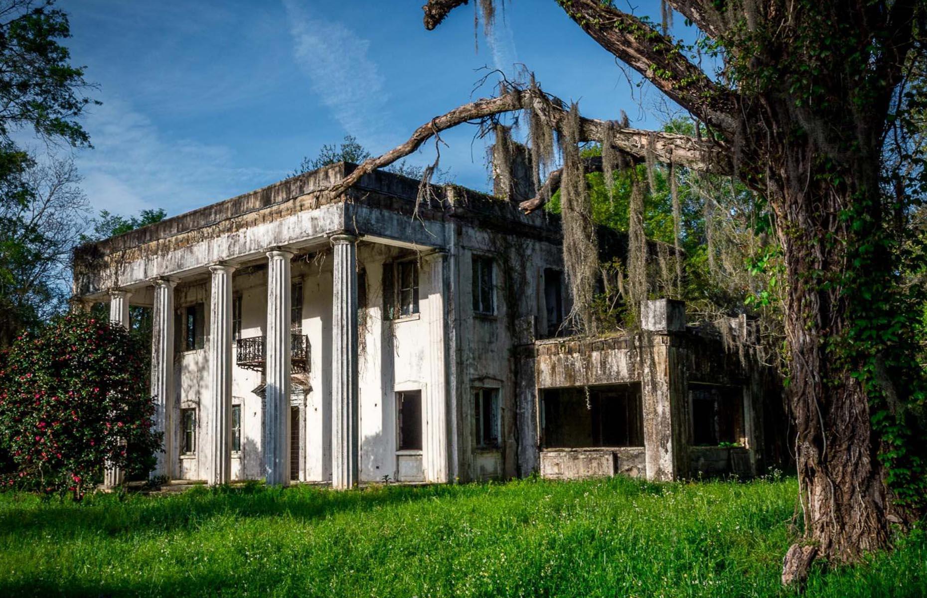 The Fascinating Stories Behind America’s Abandoned Stately Homes