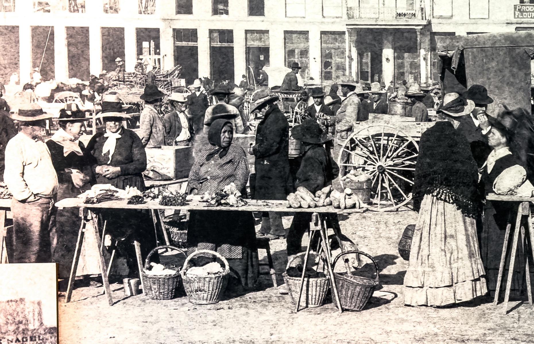 <p>In the late 1800s San Antonio’s plazas were famous for their ‘Chili Queens,’ local Mexican women doling out huge bowls of steaming chili con carne. The original inhabitants had always eaten a chili stew of sorts. But when the Spanish arrived with cattle, ‘chili’ had a ‘con carne’ (with meat) for the first time.</p>  <p>For real authentic chili con carne, head to the Four Brothers restaurant at the Omni La Mansion del Rio hotel. Made following a traditional recipe, it also comes with a huge serving of cornbread, baked in the shape of Texas.</p>