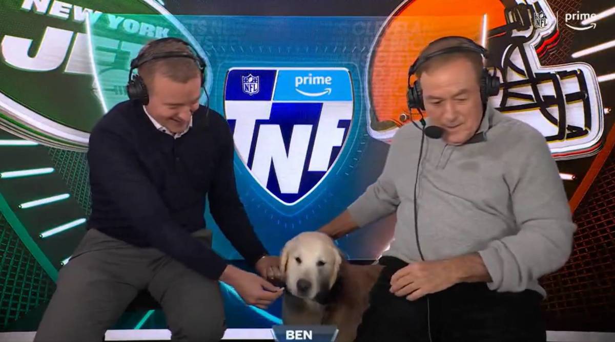 Kirk Herbstreit’s Dog, Ben, Joined ‘Thursday Night Football’ Booth, And ...