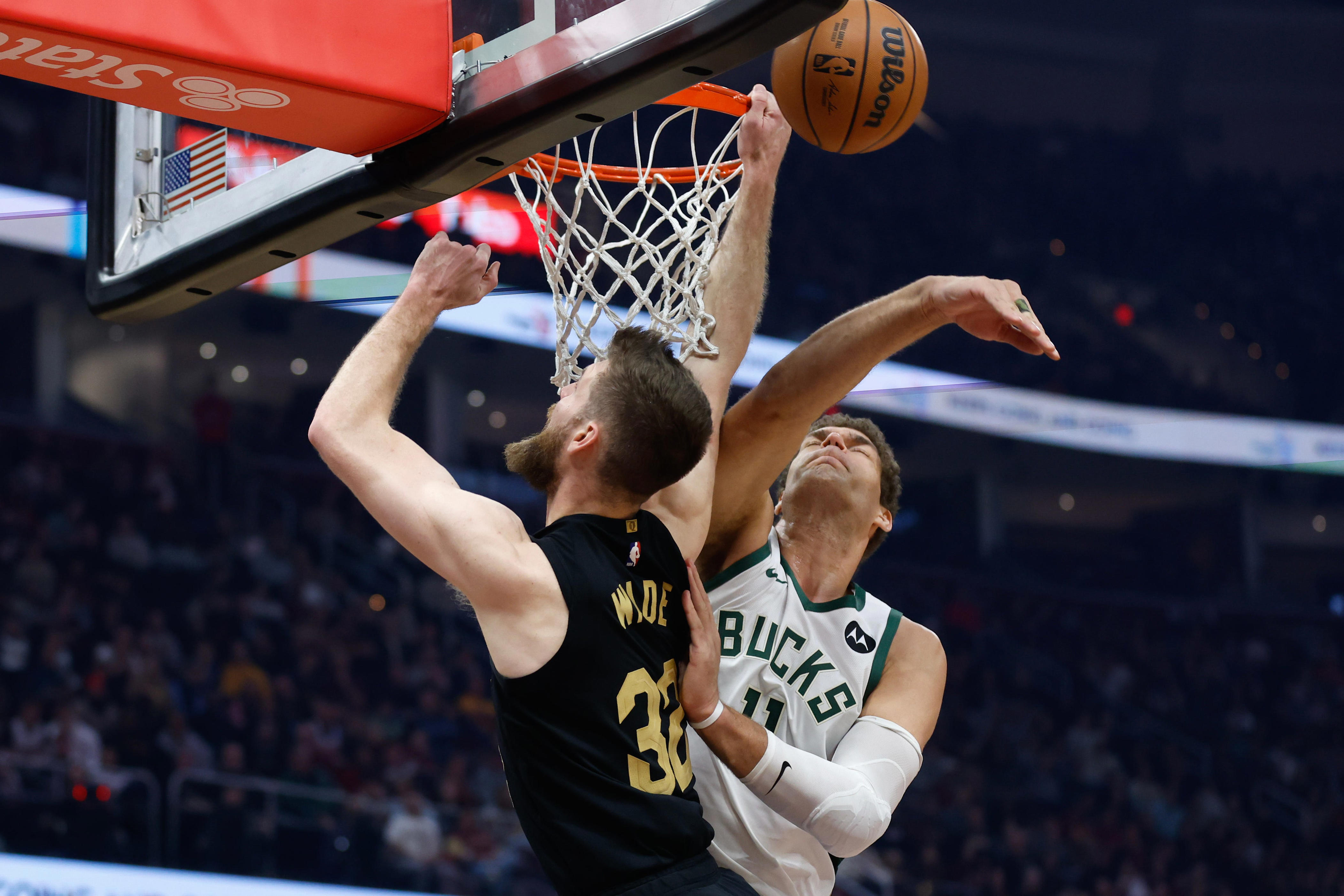 Giannis Scores 34, Lillard 31 As Bucks Hold Off Late Cavaliers Rally To ...