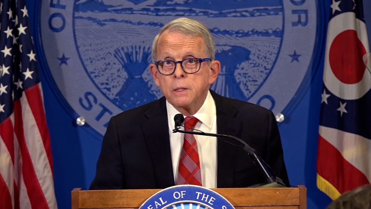 El Gobernador De Ohio, Mike DeWine, Veta Un Proyecto De Ley Que ...