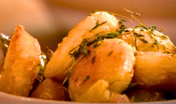 Jamie Oliver uses one important ingredient to make the ‘best roast