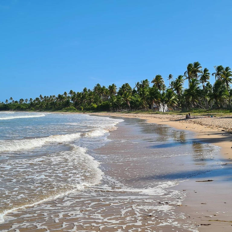 Vista da Praia da Bainema com maré alta