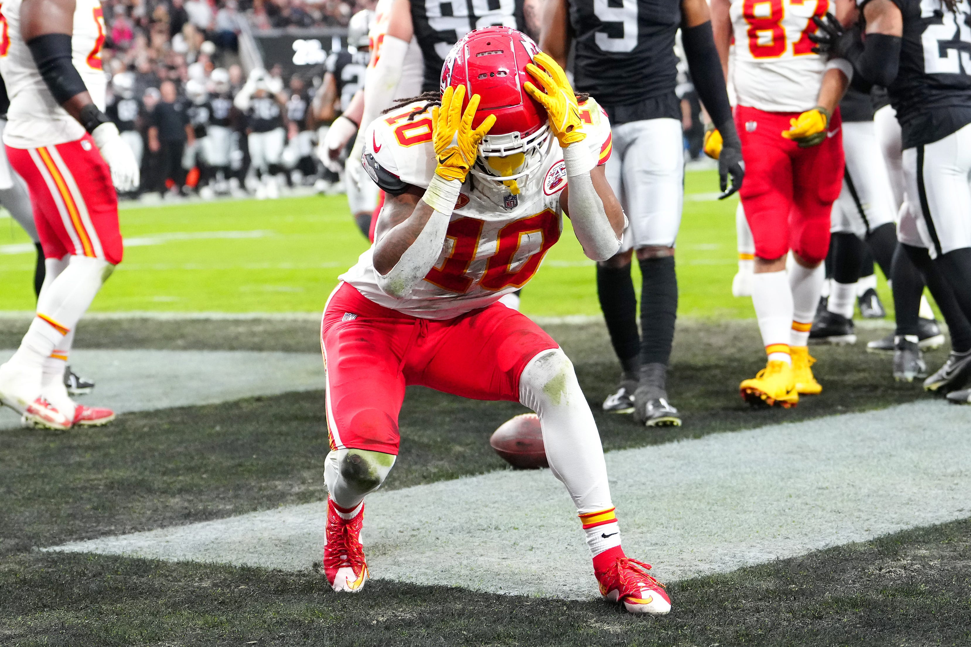 Chiefs RB Isiah Pacheco Clears Concussion Protocol Ahead Of Week 17 Vs ...