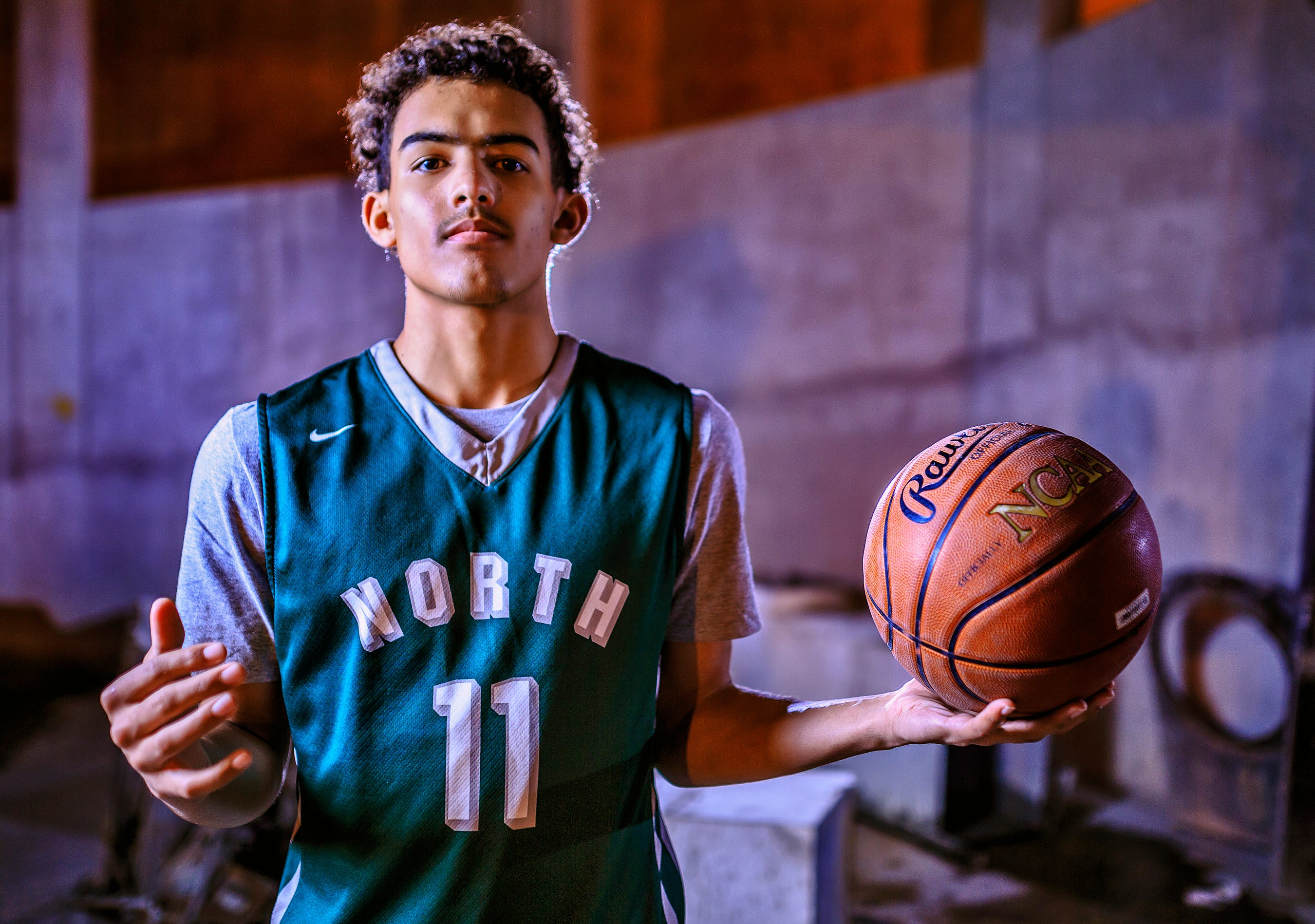 Trae young High School. Трей Лони. Trey young поклон. Trae young 1 Black Team College.