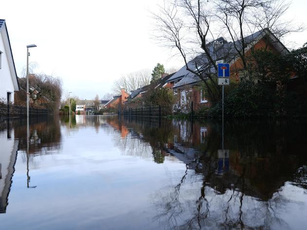 Hochwasser In Deutschland: Angst Vor Brechenden Deichen - Weiter ...