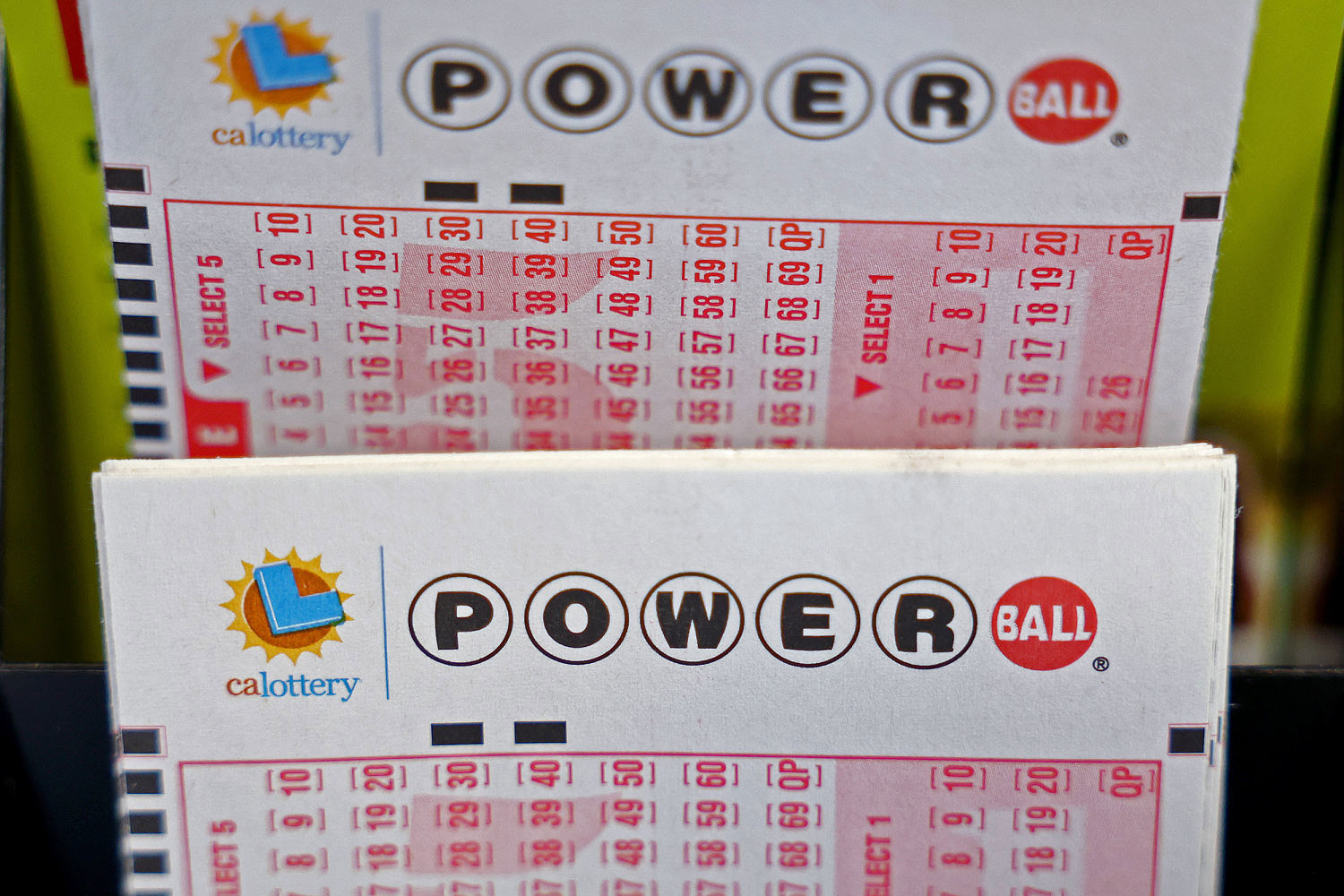 Powerballs Jackpot Grows To 810 Million After Drawing Results In No Winners