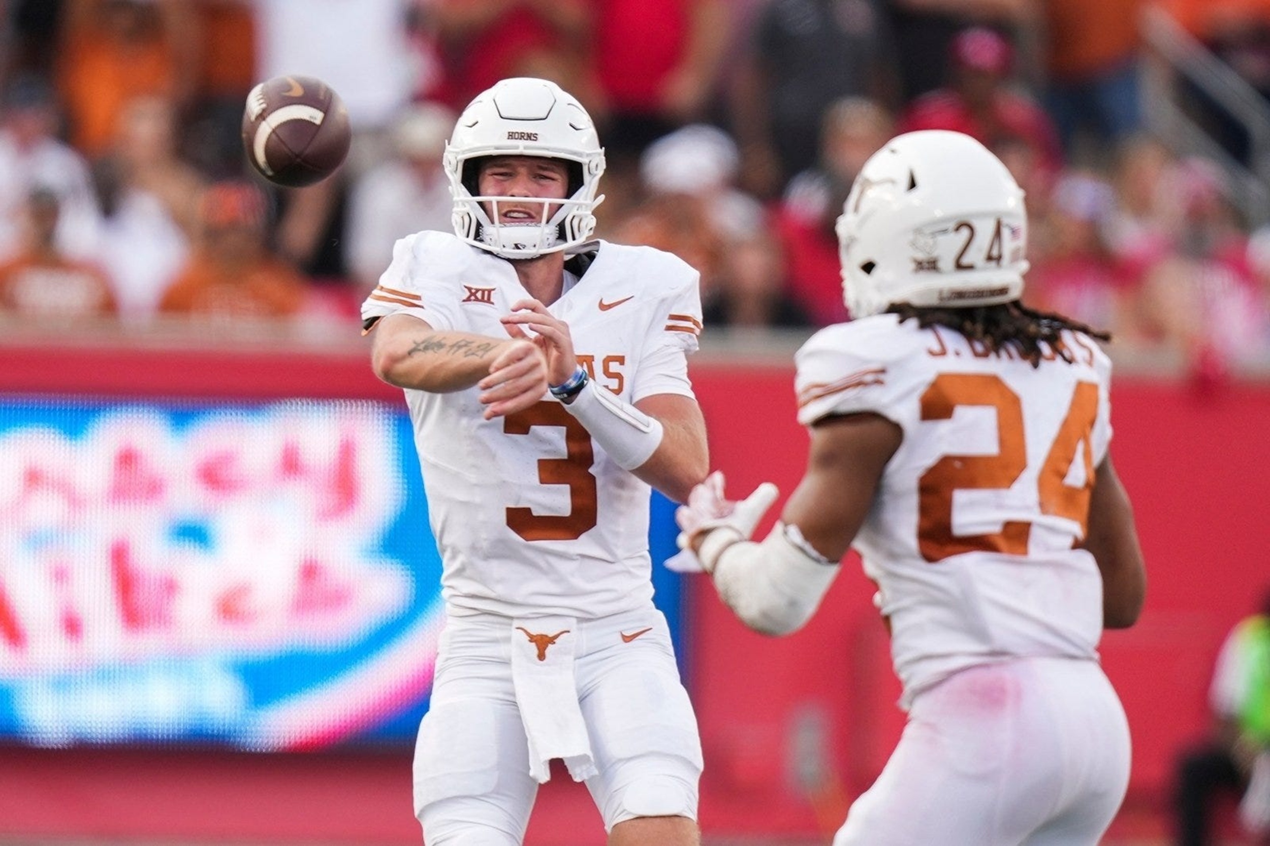 CFP Semifinal Texas Longhorns Vs Washington Huskies Betting Picks   AA1mfeas.img