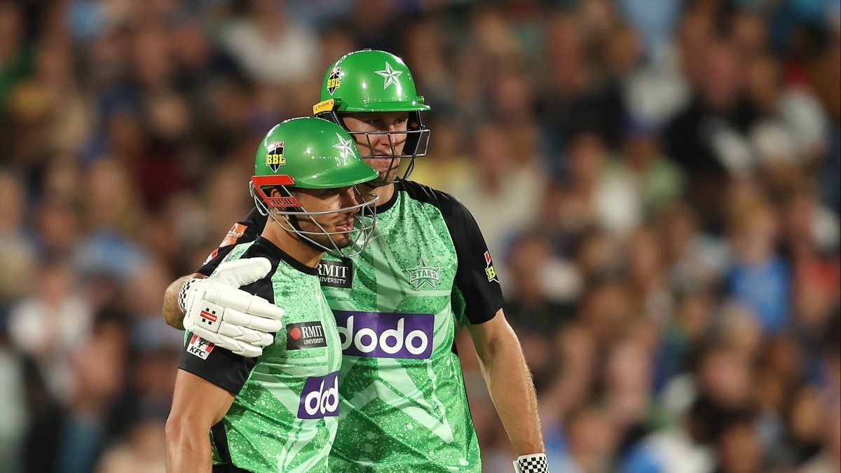 bbl 13: marcus stoinis special lights up new year's eve, stars chase down record target vs adelaide strikers