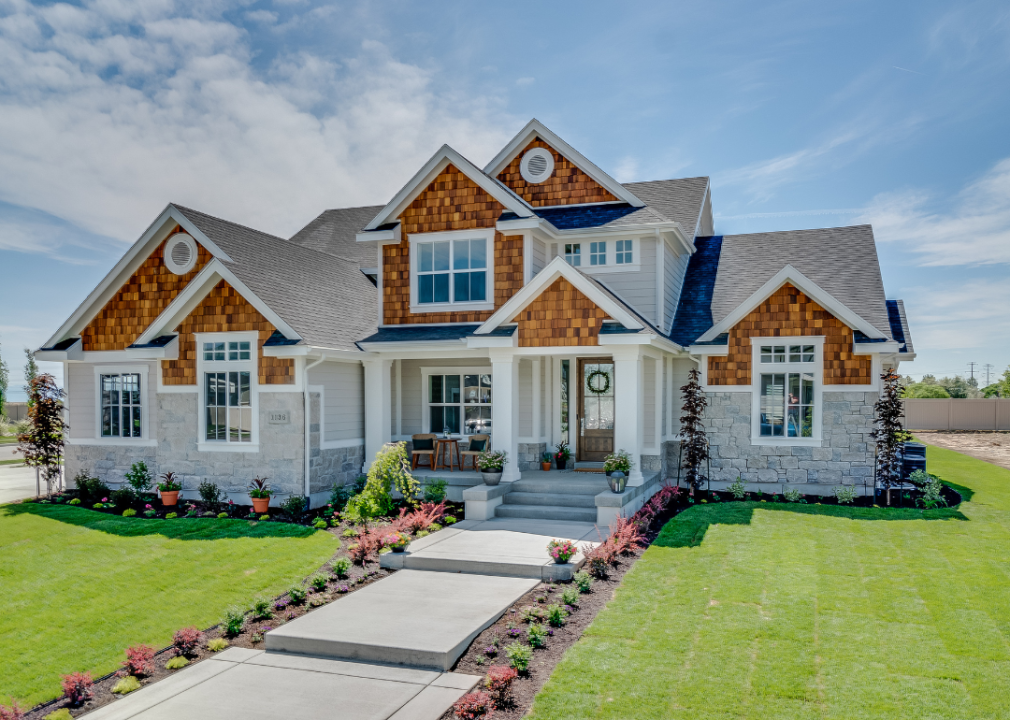 My dream house essay. Маленький домик. Собственный дом с новым домом. Загородный дом в американском стиле. Красивый домик.