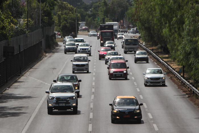 más de 400 mil vehículos saldrán de la región metropolitana por el fin de semana con interferiado de 21 de mayo