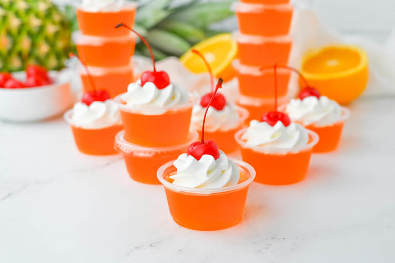 10+ Amazing Jello Shot Recipes That'll Have Everyone Partying