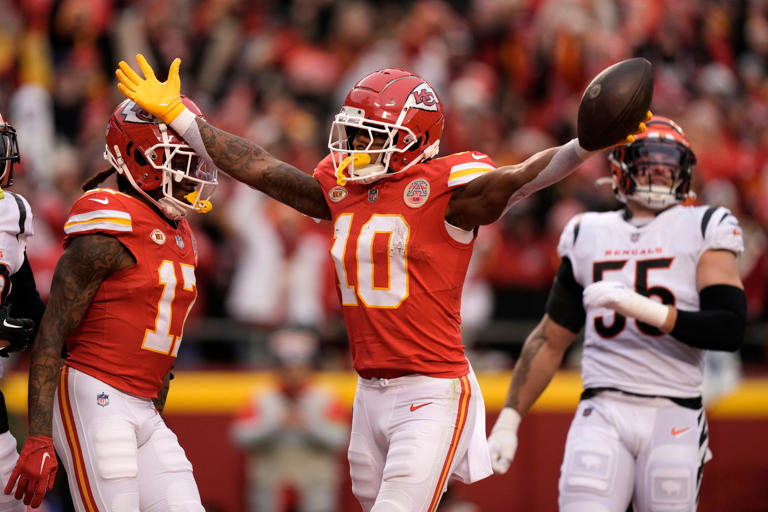 Chiefs Take Down Bengals On New Year’s Eve