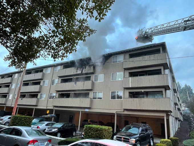 Firefighters Battle 2 Alarm Apartment Fire In Renton