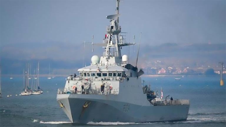 O HMS Trent, da Real Marinha Britânica, está ancorado ao largo da capital guianês, Georgetown