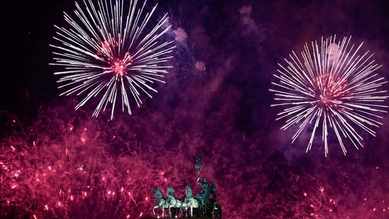 World Welcomes 2024 With Spectacular Celebrations See Pics   AA1mi4w3.img