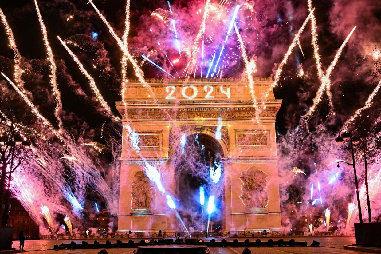 Watch New Year S Eve 2024 Fireworks From Around The World From New   AA1mip8o.img