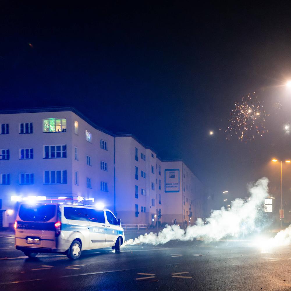 Rund 1600 Einsätze: So Bilanziert Die Berliner Feuerwehr Die Silvesternacht