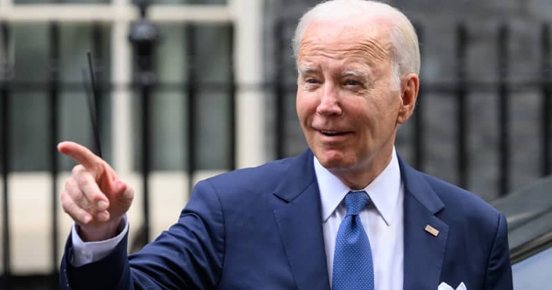 Biden Gives Fed Workers Largest Pay Raise In Over 40 Years As Average ...