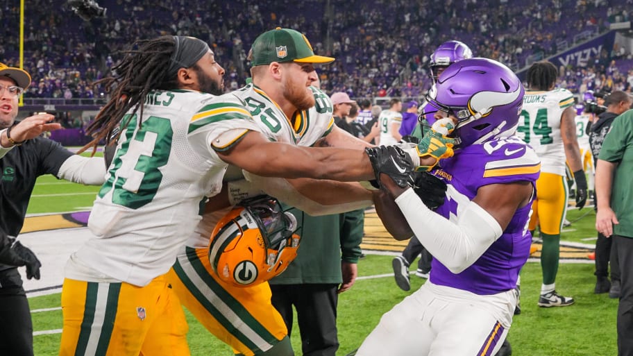 Aaron Jones Trolls Vikings Player After Postgame Fight In Week 17