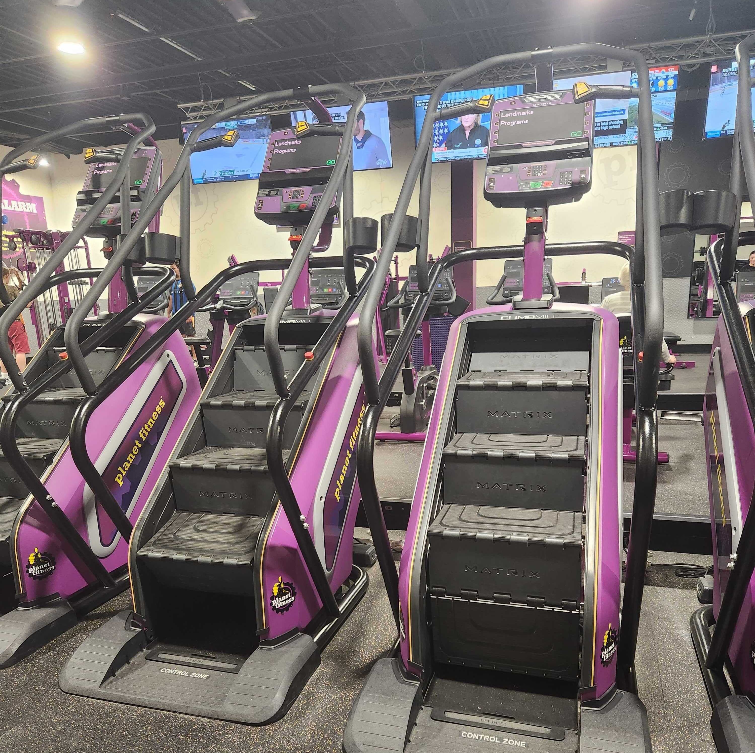 I Tried Out Planet Fitness Fit4Less In Toronto Here S What It S   AA1mk0wU.img