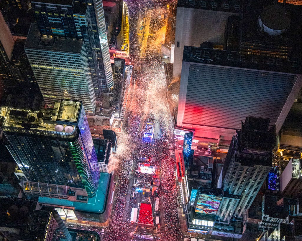 PHOTOS Ringing In 2024 At The Times Square New Year S Eve Celebration   AA1mk8dU.img