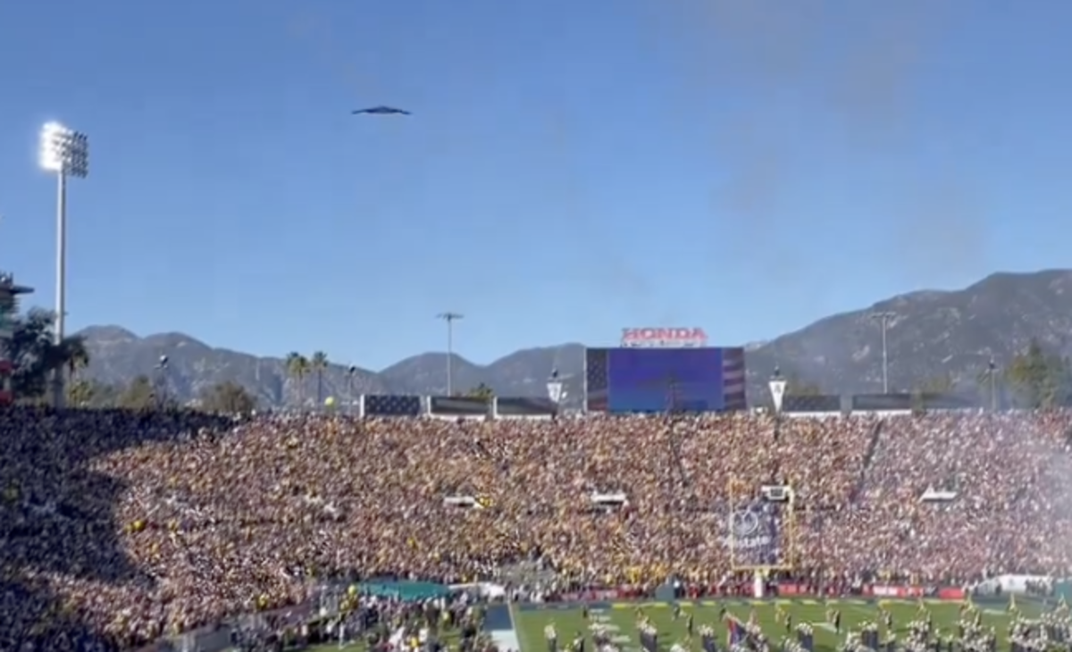 WATCH: Rose Bowl Kicks Off With Stunning B-2 Stealth Bomber Flyover