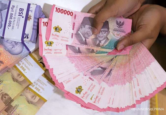 Lesu, Rupiah Spot Terus Melemah Ke Rp 15.800 Per Dolar AS Di Tengah ...