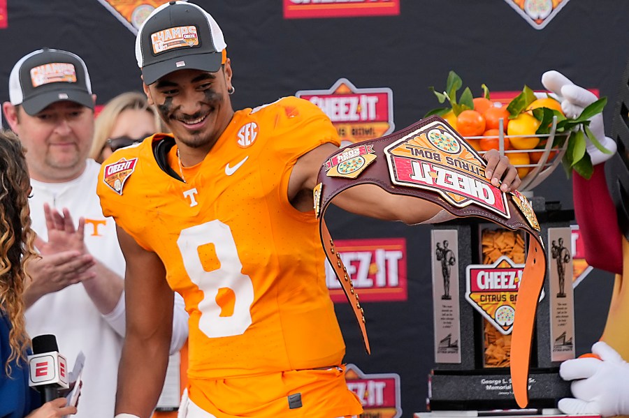 Nico Iamaleava Leads No. 25 Tennessee To 35-0 Rout Of No. 20 Iowa In ...