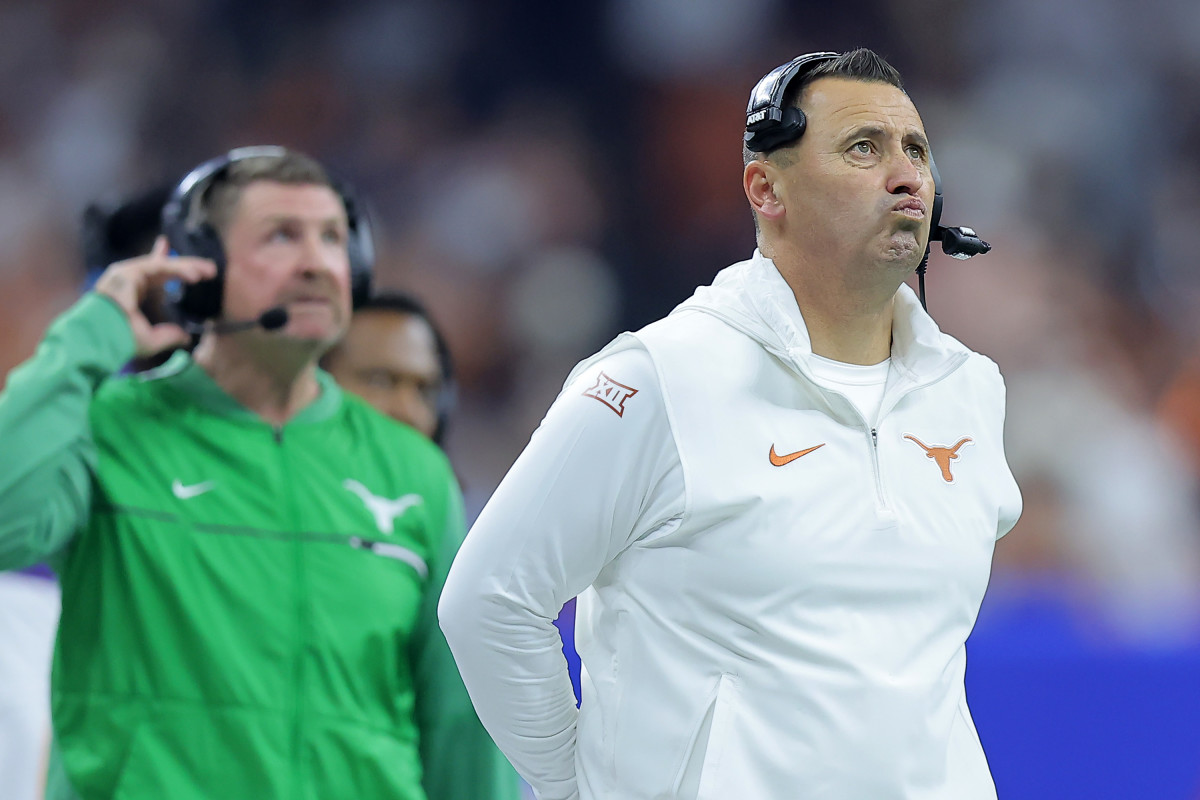 Steve Sarkisian Getting Ripped For Final Play Calls Against Washington