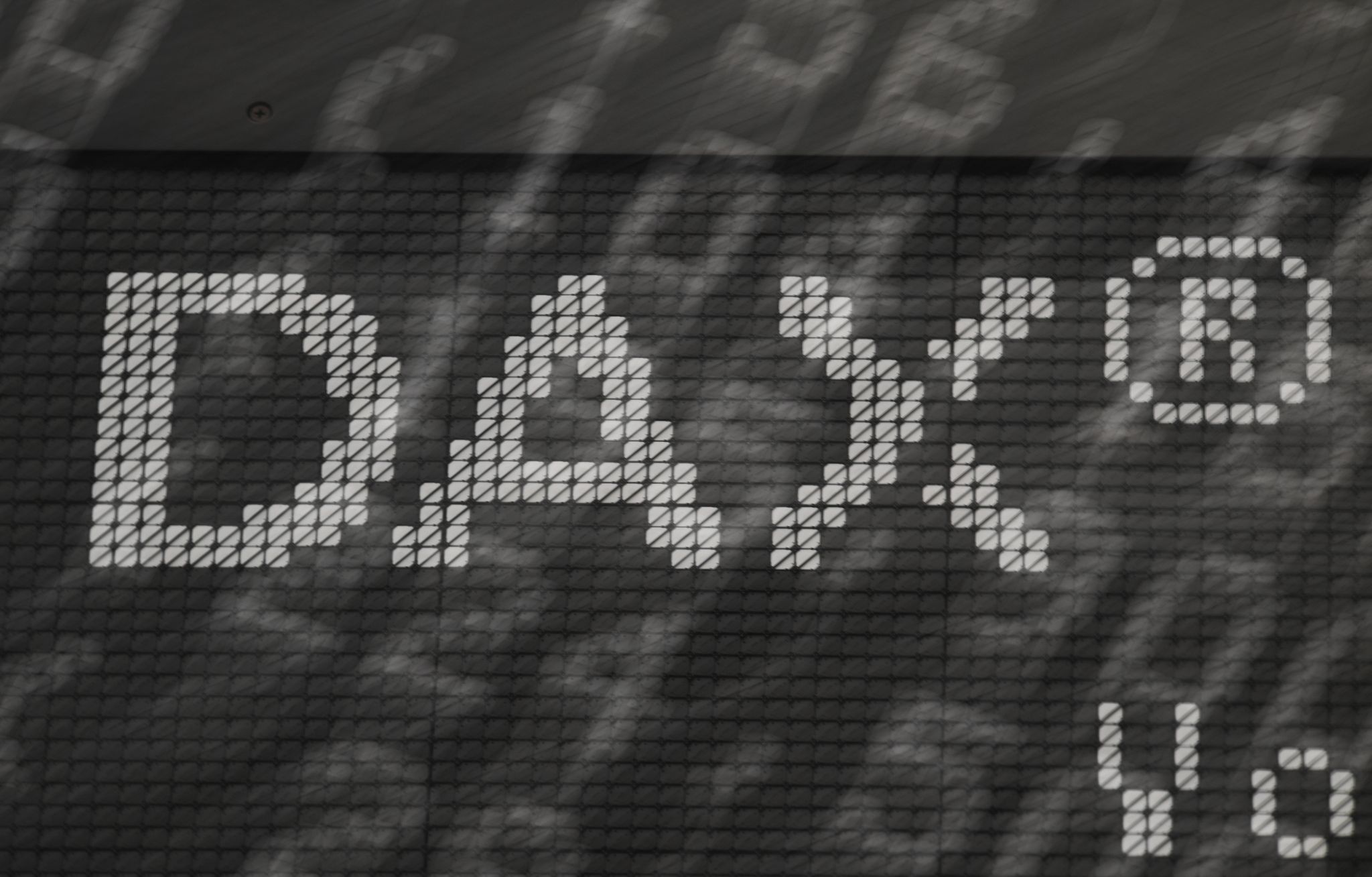 dekabank rechnet mit dividendenrekord für dax-aktionäre
