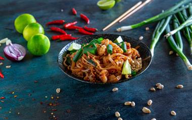 kuchnia tajska - wypróbuj 5 przepisów z ogólnodostępnymi składnikami. wśród nich czerwone curry z kurczakiem i marchewką