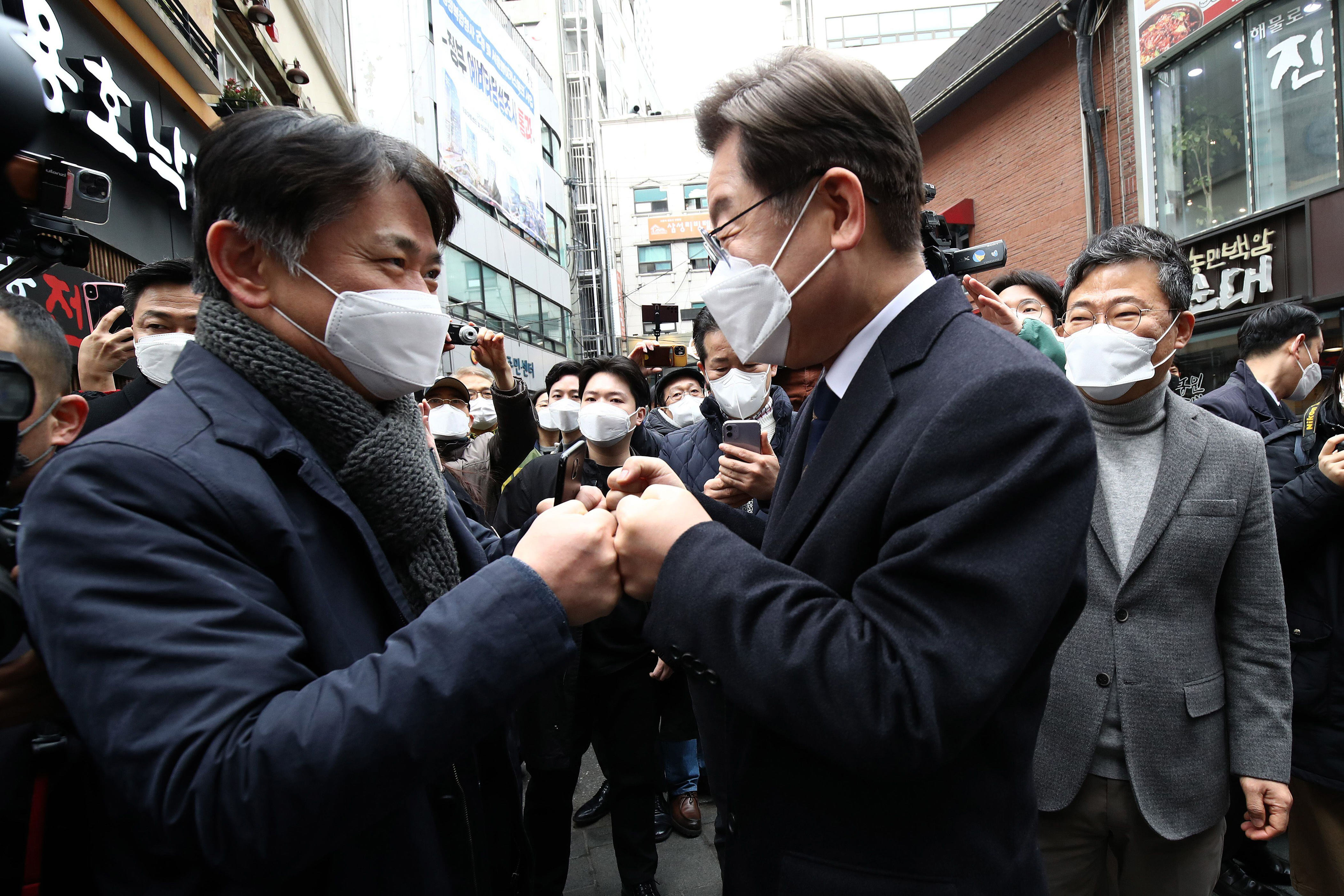 Excandidato Presidencial Fue Apuñalado Durante Un Evento En Corea Del ...