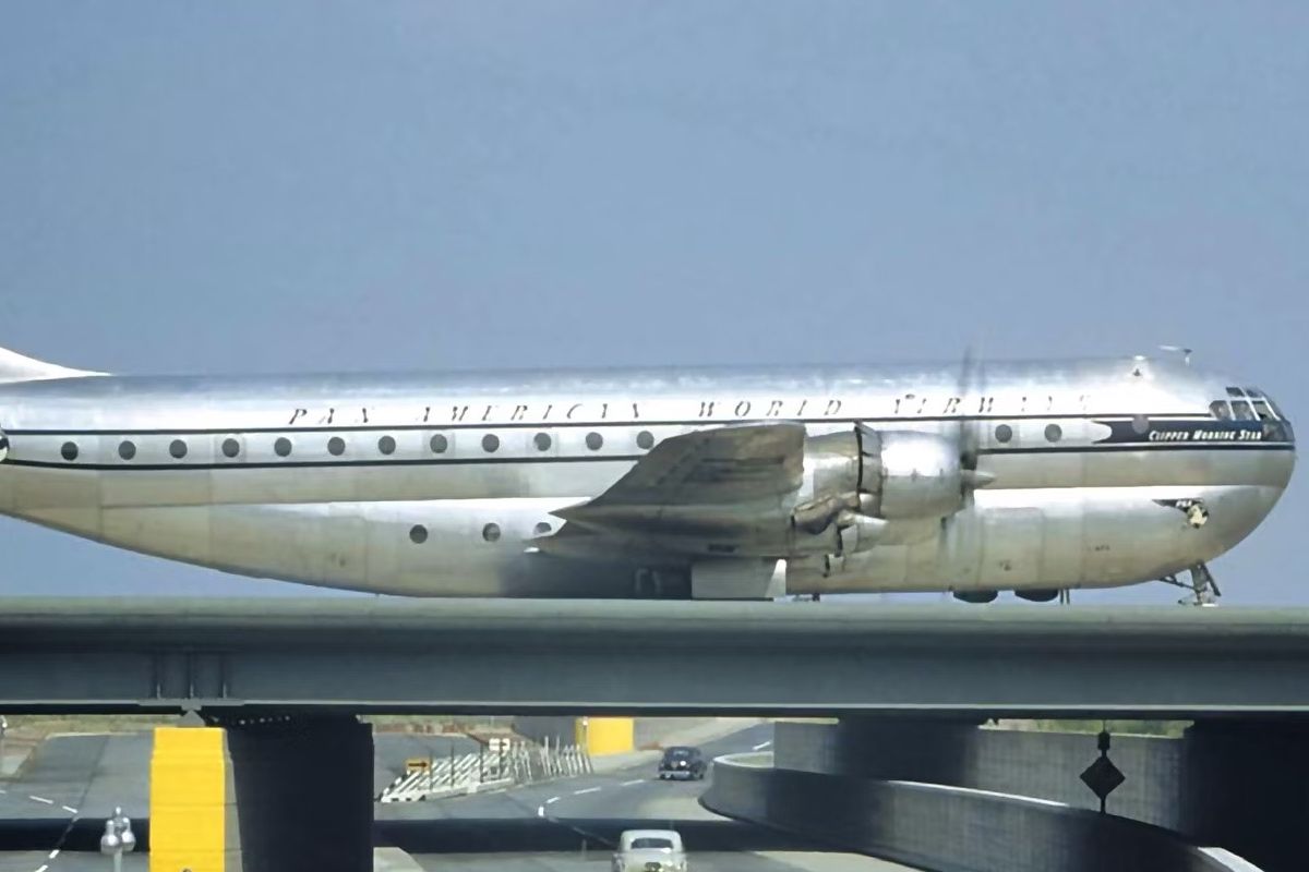 Luxurious But Unreliable The Paradox Of The Boeing 377 Stratocruiser