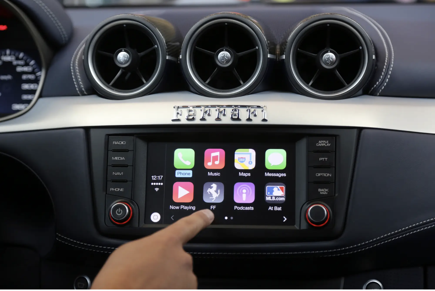 amazon, apples carplay: diese funktionen hat die software von apple, die euch euer iphone mit dem auto verbinden lässt