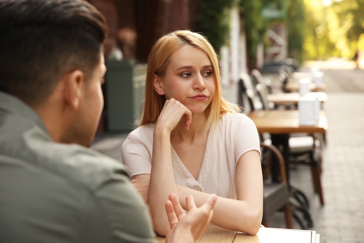 10 Dating Red Flags You Should Never Ignore, Therapists Warn