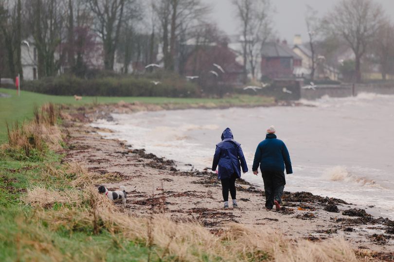 northern ireland weather        
        <figure class=