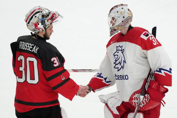 Canada knocked out of junior hockey worlds; U.S. into semifinals