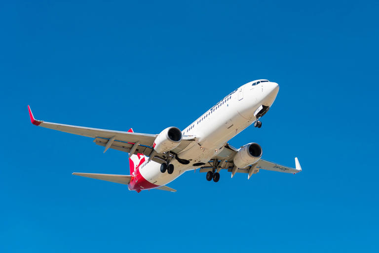 Qantas Moves On Bonza Crisis Recruiting Crew & Offering Customers Flights