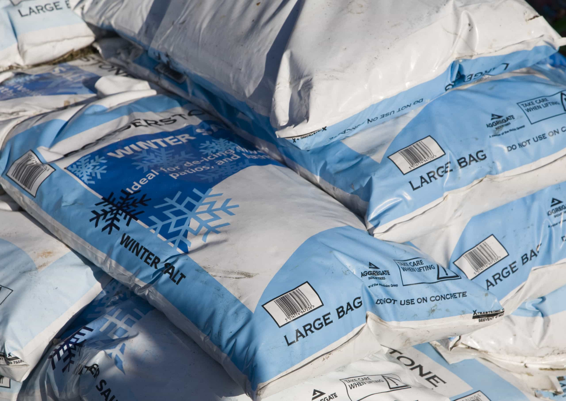 PEQUINSA Sel Pour Faire Fondre La Glace - Seau De 20 Kg Pour Accès, Routes, Parkings Et Allées