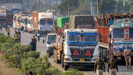 ‘New Laws Not In Force’, Says Centre After Meeting With Transport ...