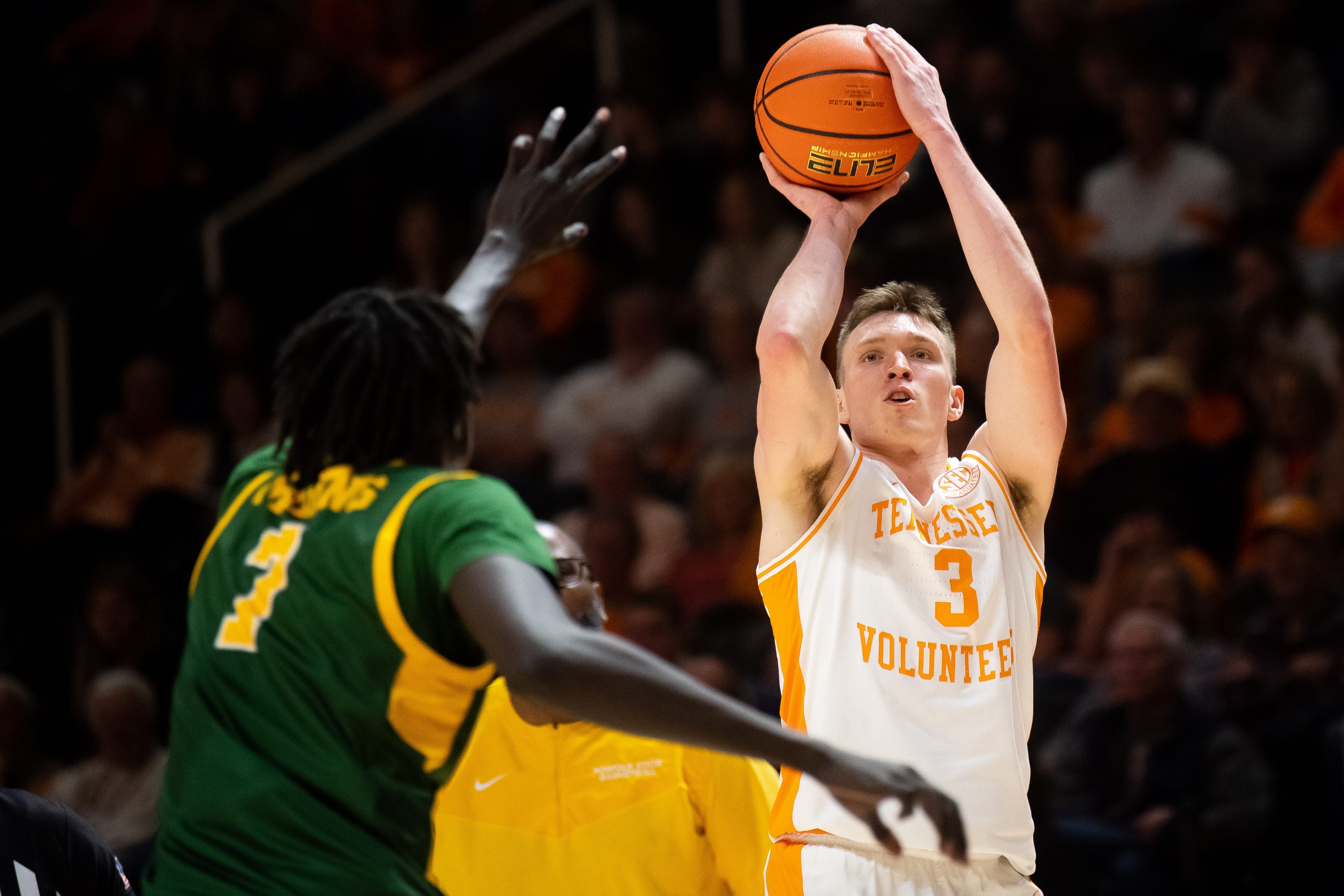 Dalton Knecht, defense dominant for Tennessee basketball in win vs