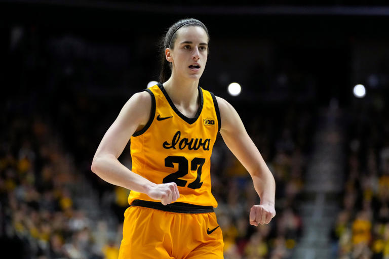 Caitlin Clark tracker: Iowa star on pace for points record after ...