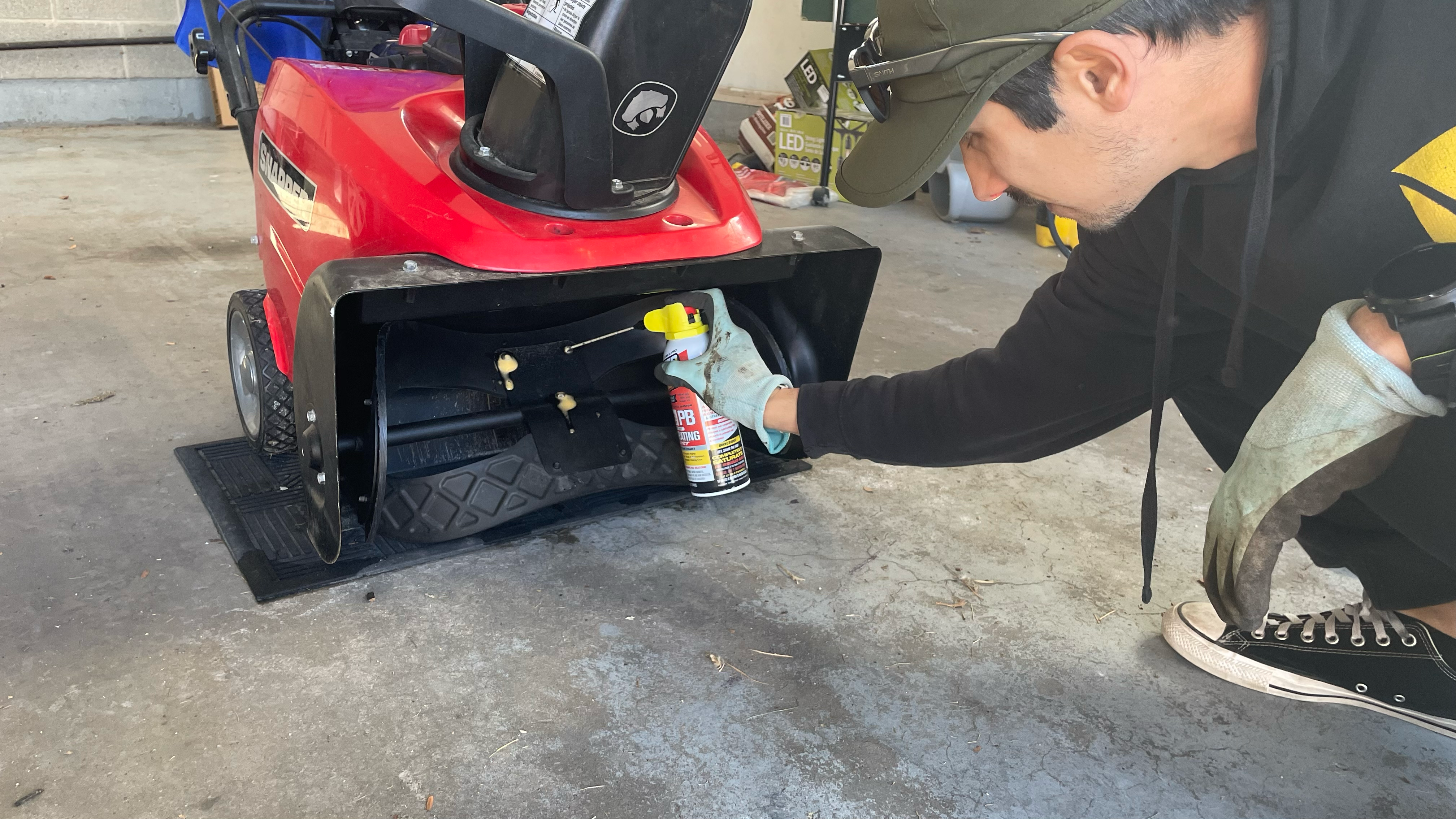 How To Clean A Snow Blower: 6 Simple Steps