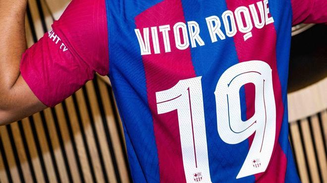 Oficial: Vitor Roque Lucirá El '19'