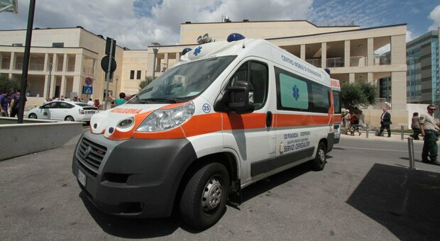 Cagliari, Auto Si Ribalta E Finisce In Mare: Muore 19enne