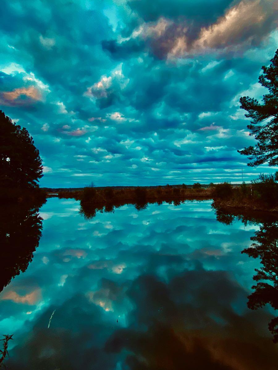 Jan 1st 2024, afternoon clouds over Woodlake Lake Surf