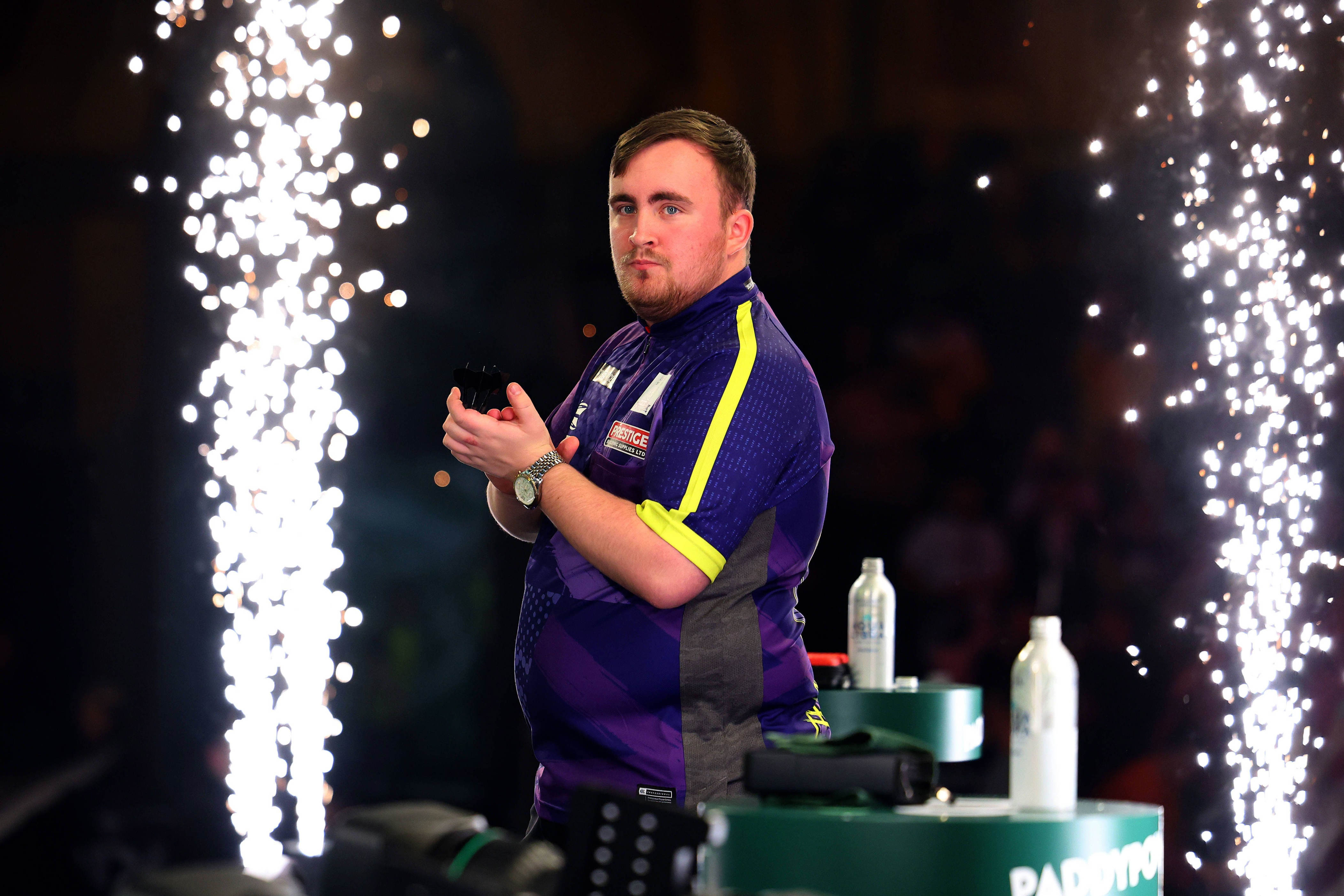 Das Darts-Wunderkind Luke Littler Verliert Den WM-Final – Jetzt Freut ...